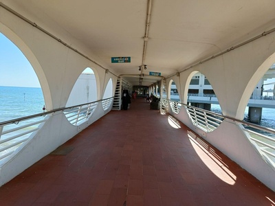 Da tunnel di accesso a bar