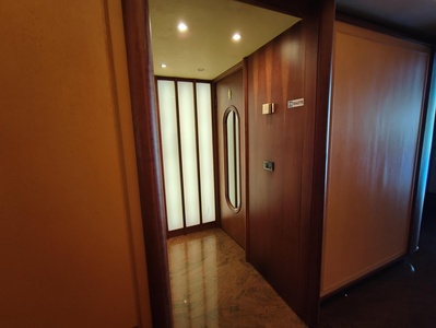 Ingresso bagno da corridoio