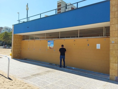 Doccia adiacente ad edificio