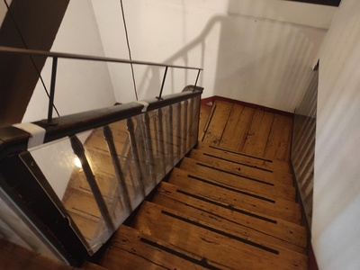 Scala tra piano primo e piano secondo