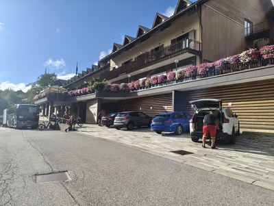Parcheggio lato ovest