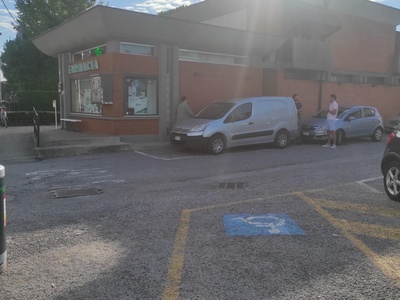 Vista della farmacia dallo stallo riservato