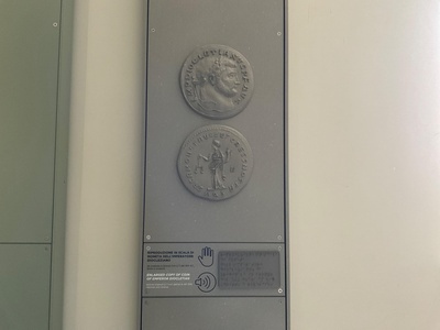 Riproduzione esplorabile tattilmente 
