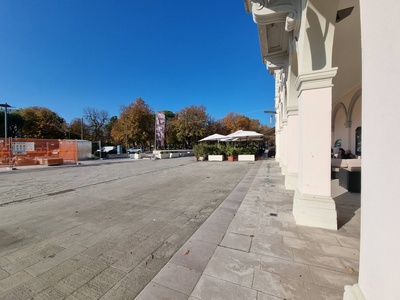 Foto 70 - Vista di Piazza Unità d'Italia dal Teatro