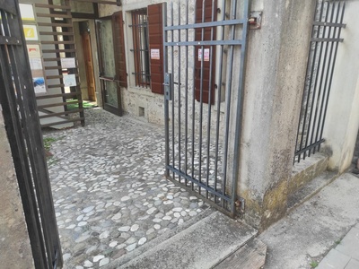 Cancello esterno del centro visite