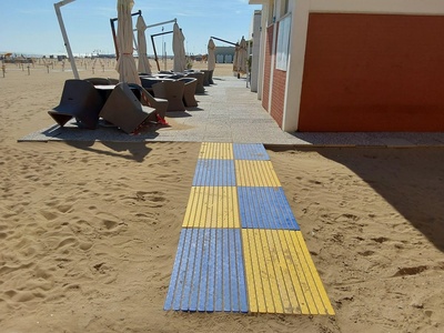 Da passerella bagno a bar Beach bar