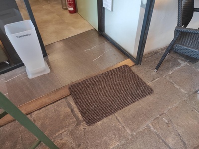 Ingresso, dettaglio del raccordo