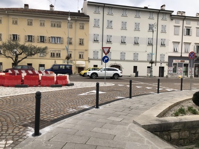 Foto 18 - piazza De Amicis marciapiede in pietra