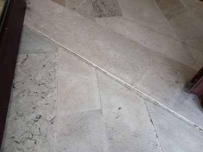 Ingresso, dettaglio soglia