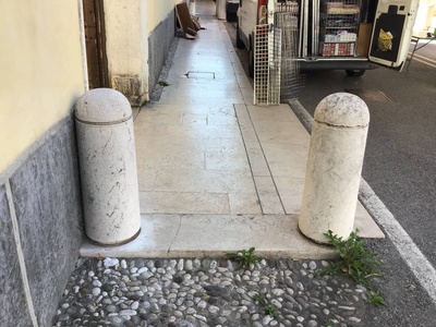 Photo 10 - Path in front of the Palazzo Ragazzoni Flangini Billia
