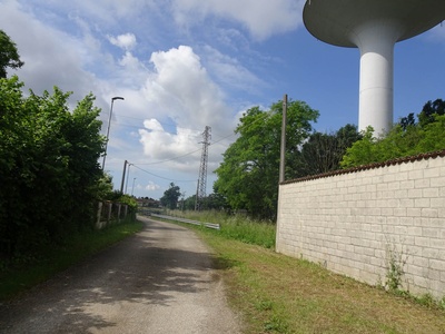 Photo 10 - Paved road next to the aqueduct