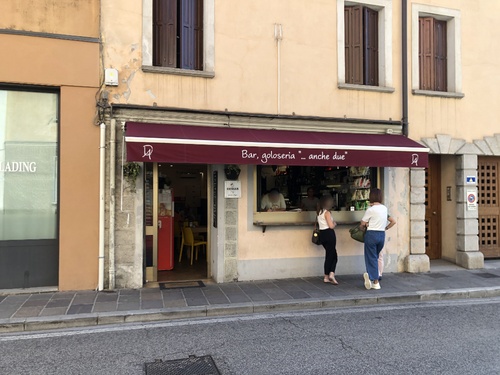 Bar, goloseria "…Anche due"