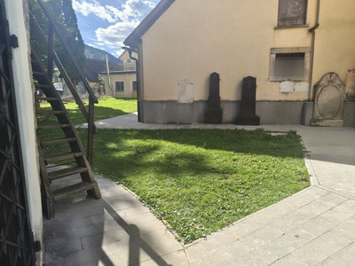 Foto 28 - Retro della chiesa