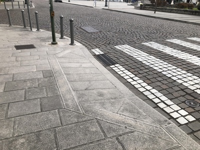 Foto 4 - Rampa attraversamento pedonale su via Roma