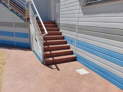 Access stairs to the bar
