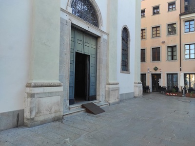 Ingresso alla chiesa