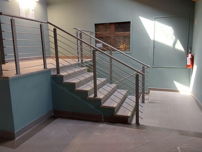 Gradini accesso sala da P2