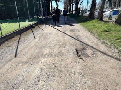 Foto 11 - Tratto rettilineo che costeggia il canale sulla destra e il Campo sportivo sulla sinistra