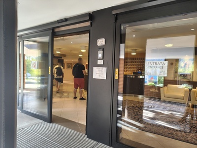 Ingresso, interno della bussola