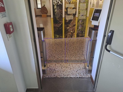 Varco di accesso con lettore biglietto