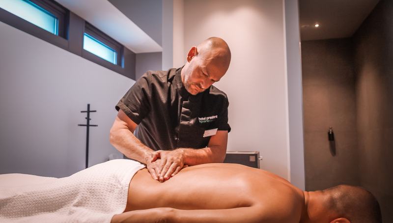 Luca riceve un massaggio all'hotel President di Lignano