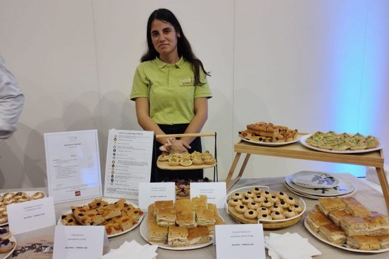 il banchetto di Hattiva con i prodotti