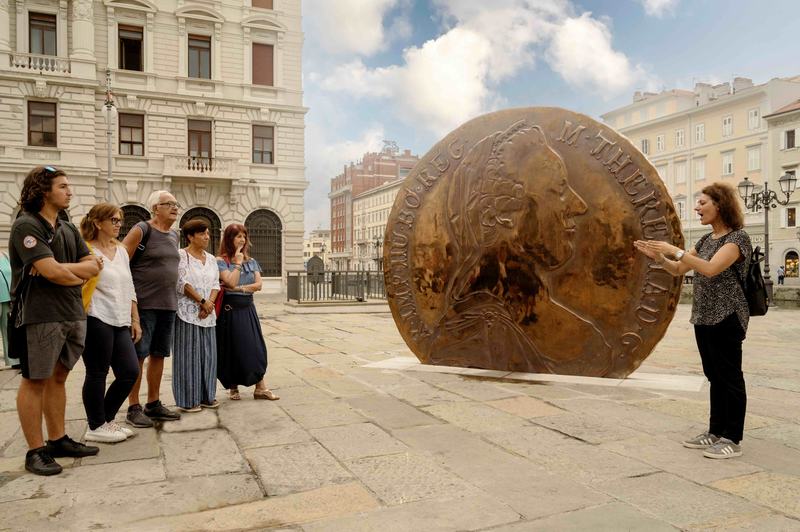 una visita del centro di Trieste in lingua italiana dei segni